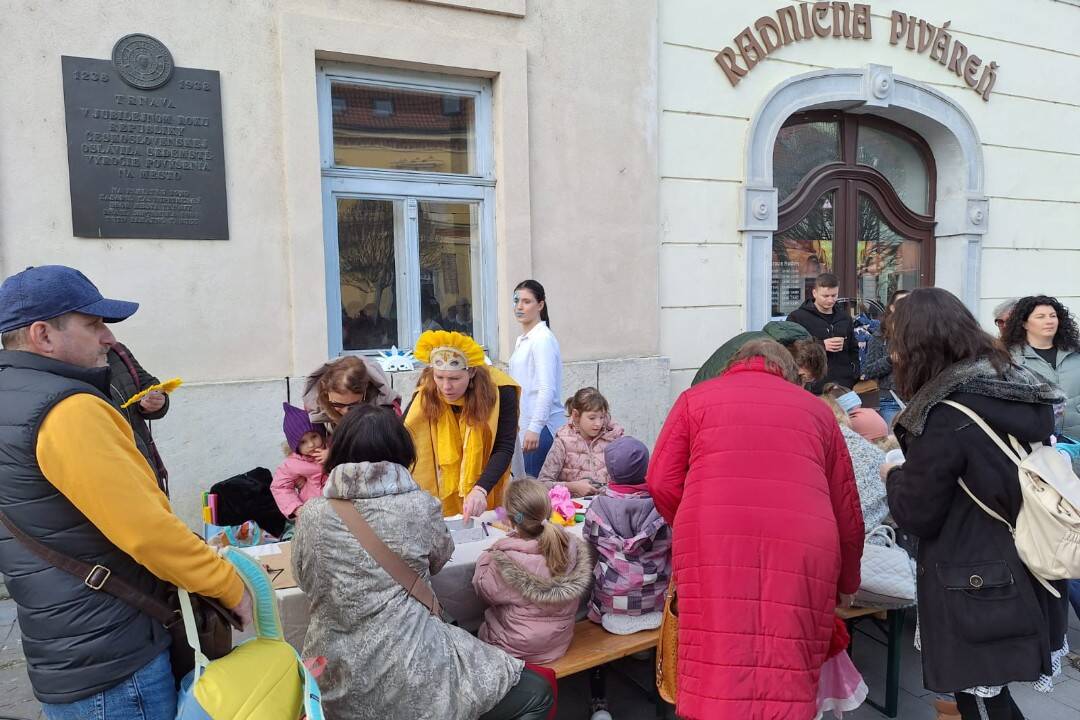 FOTO: Fašiangy sú v Trnave v plnom prúde. V poobedňajších hodinách pochovajú basu