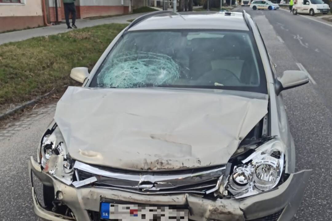 Foto: Neuveriteľná tragédia pri Trnave: Vodička vystúpila z dodávky a prišla o život, narazilo do nej auto