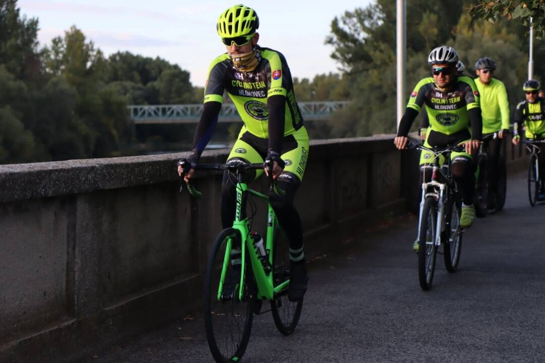 FOTO: Zažite atmosféru cyklistického pelotónu na vlastnej koži. Vážsky prológ sa blíži