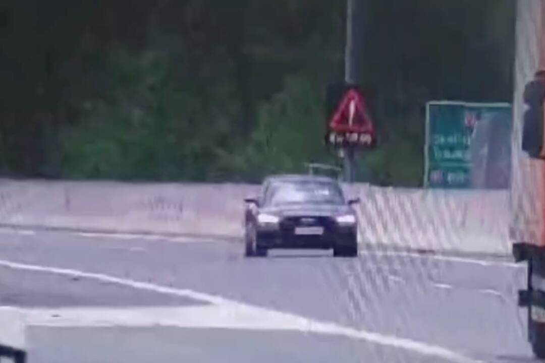 Foto: VIDEO: Bratislavčan letel na Audi po diaľnici pri Piešťanoch 212 km/h, zábava dlho netrvala