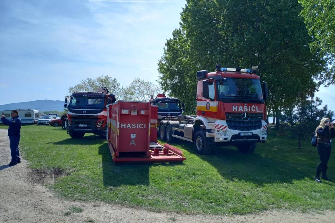 FOTO: Hasiči zo Senice, Trnavy a Galanty zasahovali spolu s rakúskymi kolegami pri povodni. Šlo o taktické cvičenie