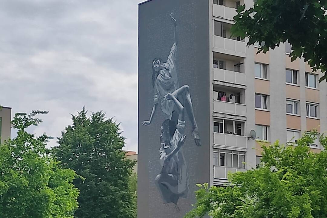 Foto: Maľba na ulici Ludvika van Beethovena sa blíži do finále. Prečo nemajú svoje grafity aj Trnavčania?, pýtajú sa domáci