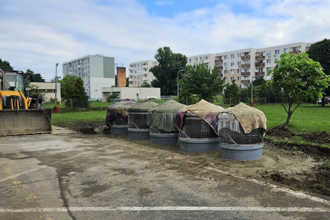 Foto: Zmeny v nakladaní s odpadom: Galanta štartuje projekt polopodzemných kontajnerov