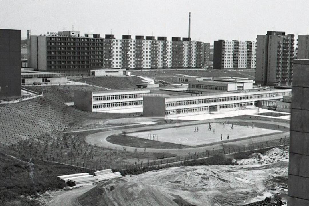 FOTO: Ako to kedysi vyzeralo na sídlisku Družba? V roku 1989 už stála poliklinika aj lávka, spomína obyvateľka