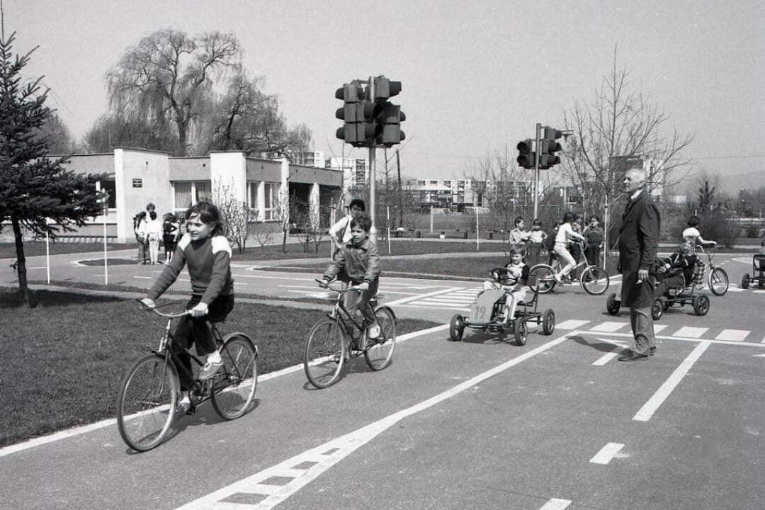 FOTO: Piešťanci si zaspomínali na staré dopravné ihrisko. Mala som vodičský na bicykel z roku 1981, píše obyvateľka