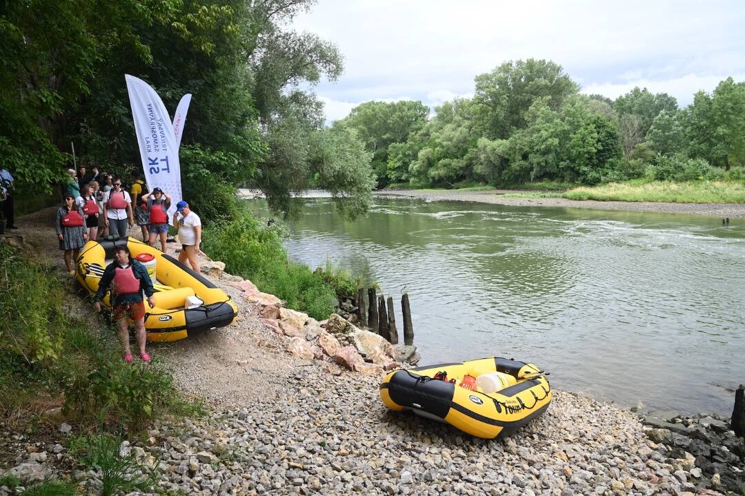 Foto: Vodáci majú dôvod na radosť: Hlohovec otvoril nové nástupisko na rieke Váh, rozvíja tak infraštruktúru