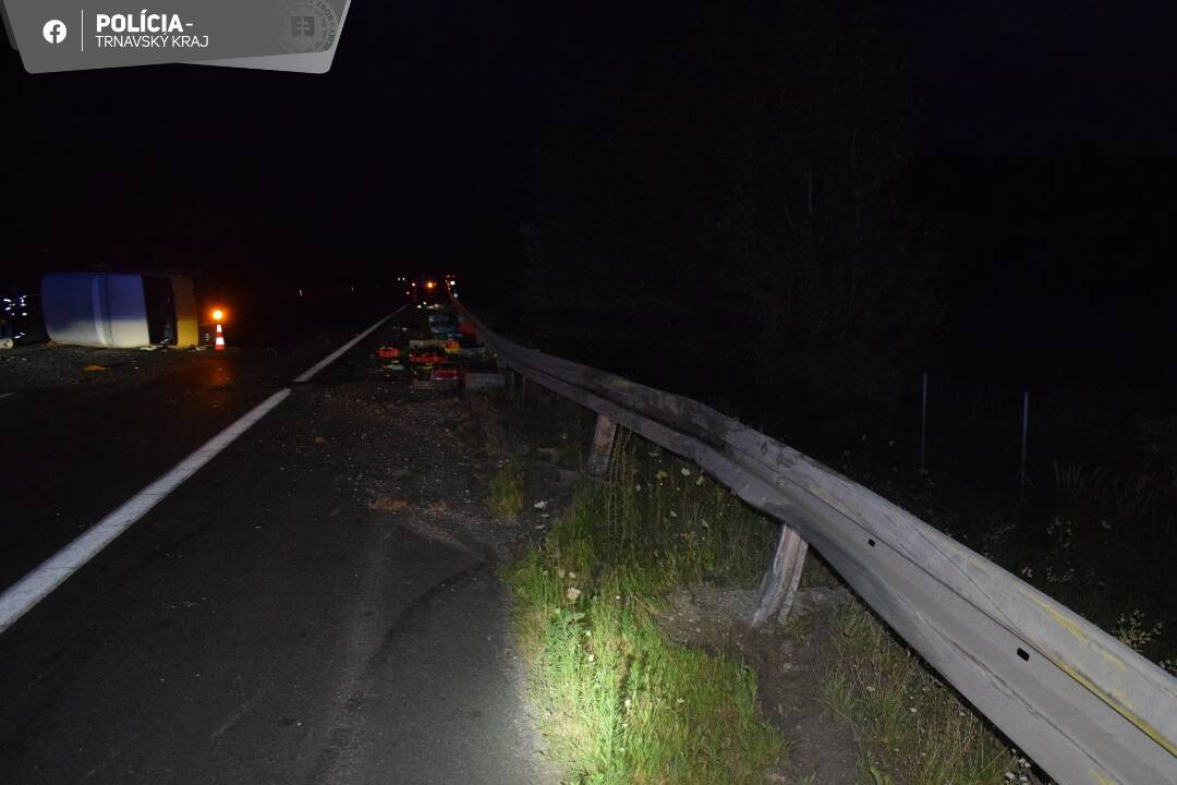 FOTO: Zakliaty diaľničný úsek. Pri Piešťanoch sa v priebehu 15 minút odohrali dve vážne nehody