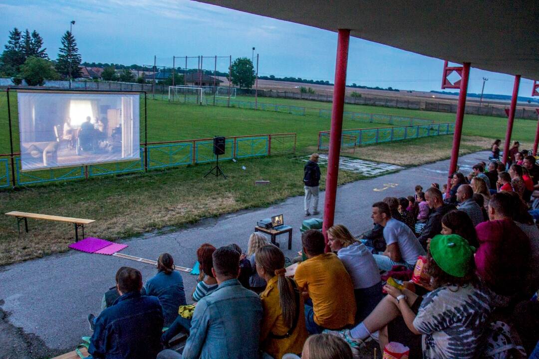 Foto: V Horných Orešanoch bude letné kino pod holým nebom. Okrem filmu je pripravené divadielko či tvorivé dielne pre deti