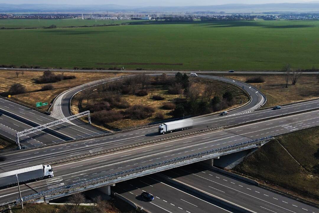 Foto: Na Slovensku pribudne od dnes sto kilometrov bezplatných diaľnic. Ktoré prejdete zadarmo?