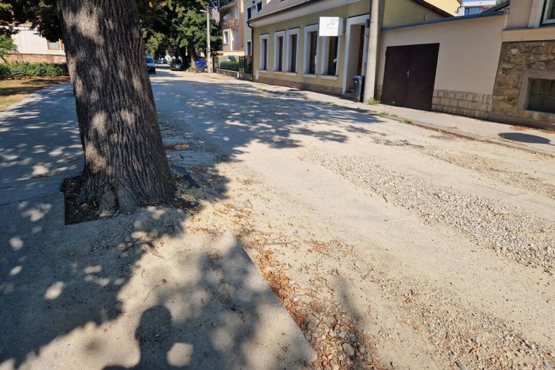 Foto: V Piešťanoch sa začne s rekonštrukciou Štúrovej ulice. Na ceste bude vybudované pozdĺžne parkovanie a cyklistický pruh