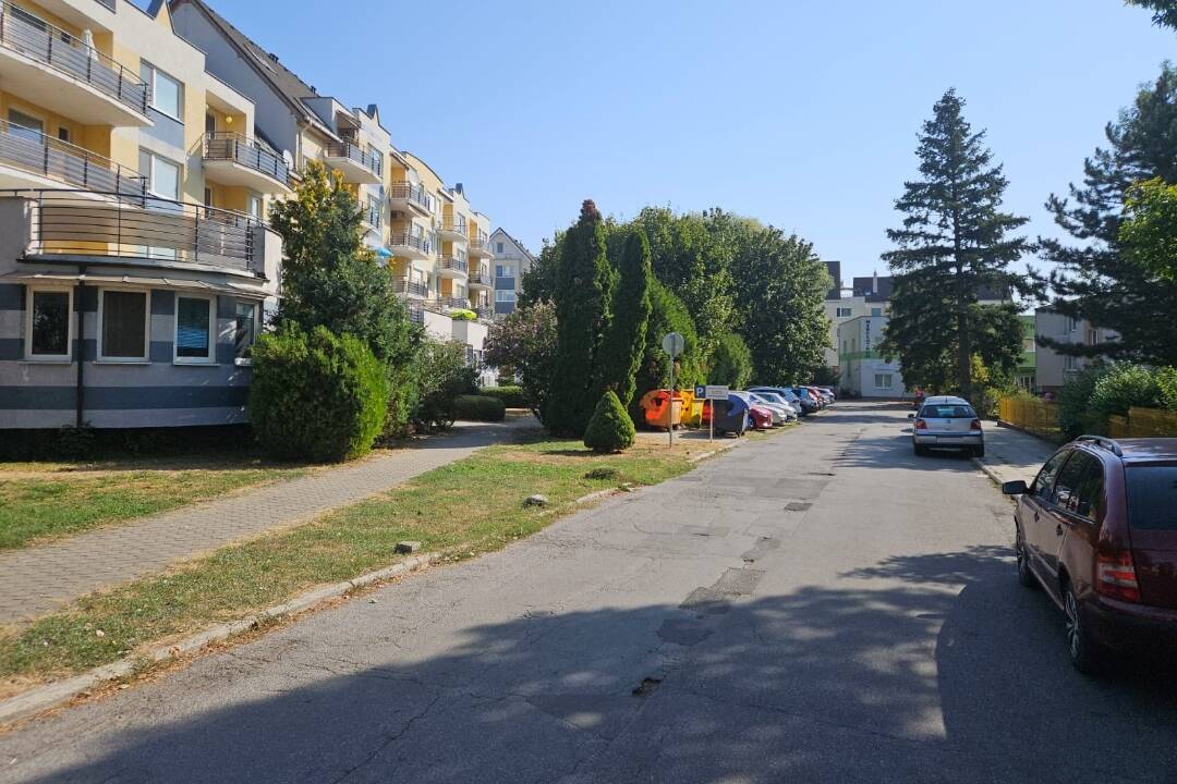 Foto: Najprv došlo k slovnej hádke, potom k útoku na staršieho muža v Piešťanoch. Polícia hľadá svedkov nehody