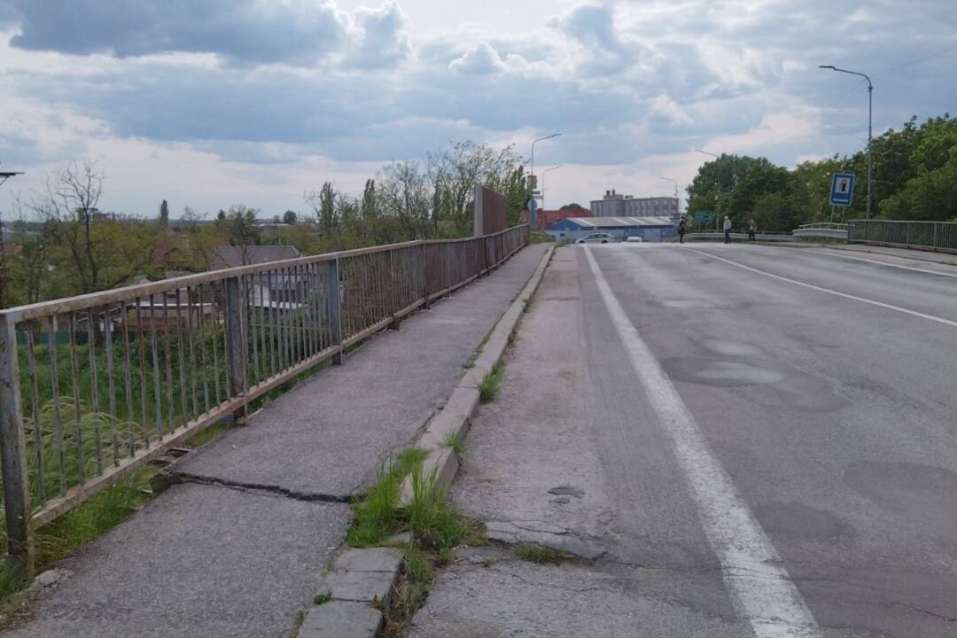 Foto: Koniec dlhému čakaniu. Rekonštrukcia uzavretého mosta v Seredi sa začne budúci rok