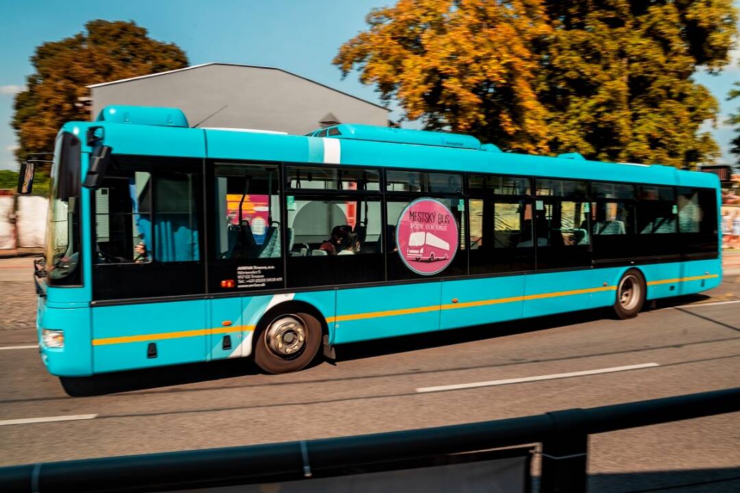 Mesto Trnava predstavilo zlepšenia v doprave. Liniek bude po novom iba 7, autobusy budú jazdiť častejšie