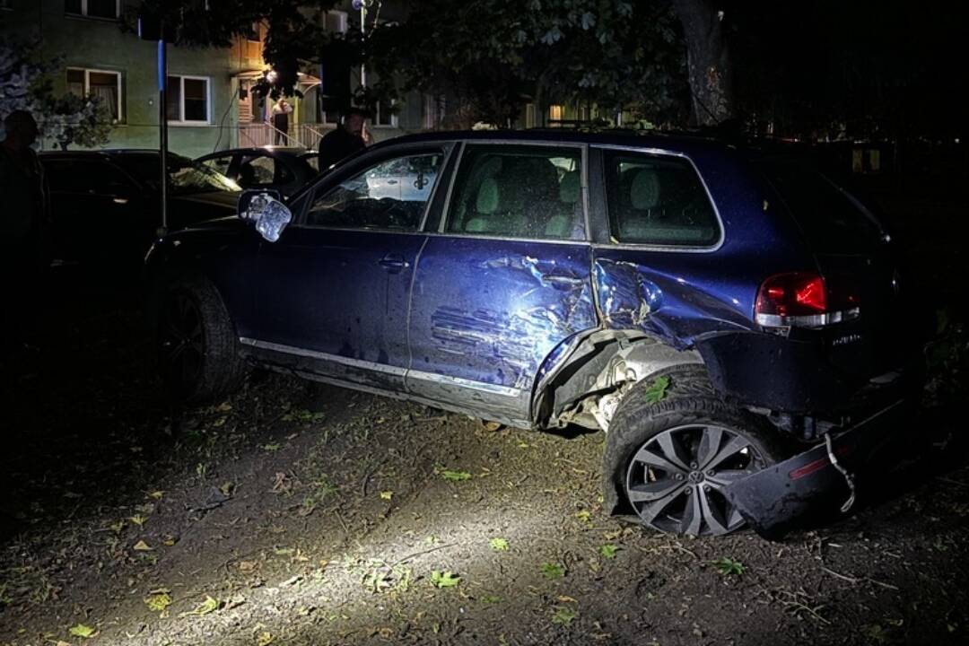 Foto: V Seredi došlo k dopravnej nehode, vodič chcel z miesta činu ujsť. Po zadržaní mu zistili promile v krvi