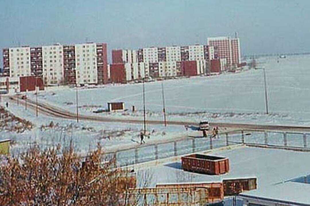 Foto: Na tomto mieste teraz stojí Tesco a sídlisko Arkádia. Pohľad z Vodárne na Zátvor z roku 1996 zaujal Trnavčanov