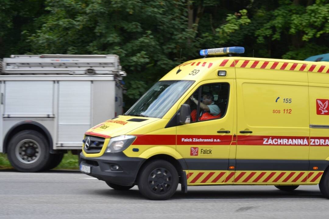 Foto: Tragédia v Trnave: Na jednom zo sídlisk vyskočila žena z balkóna. Záchranku jej privolala žena, ktorá incident videla