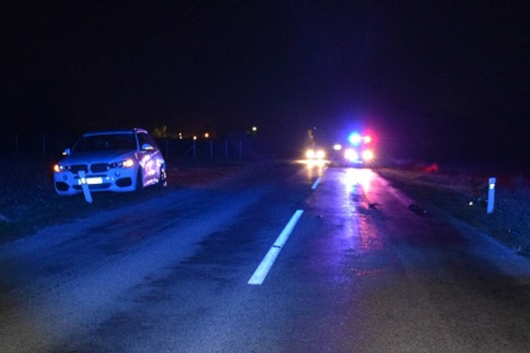 Foto: Policajti hľadajú vinníka nehody pri Hlohovci. Zrazil cyklistu, ktorý skončil v nemocnici