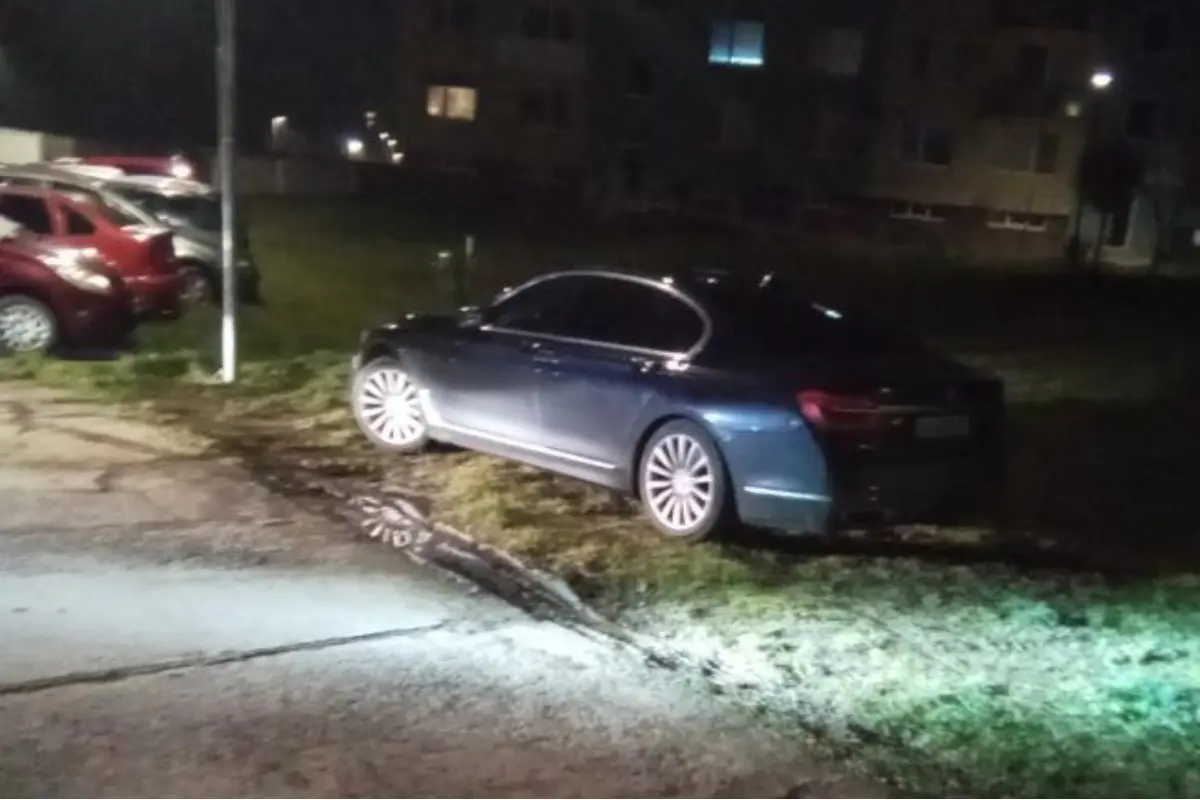 FOTO: Senickí policajti upozorňujú, že za takéto parkovanie dostanete pokutu. Pozrite si fotografie