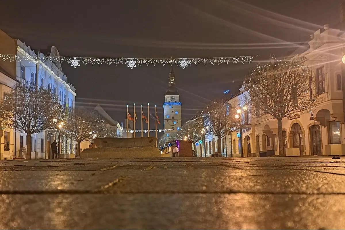 Foto: Trnavčan pripravil pre susedov netradičnú súťaž. Po meste schová darčeky, ku ktorým pripojí 25 indícií. Zapojíte sa?