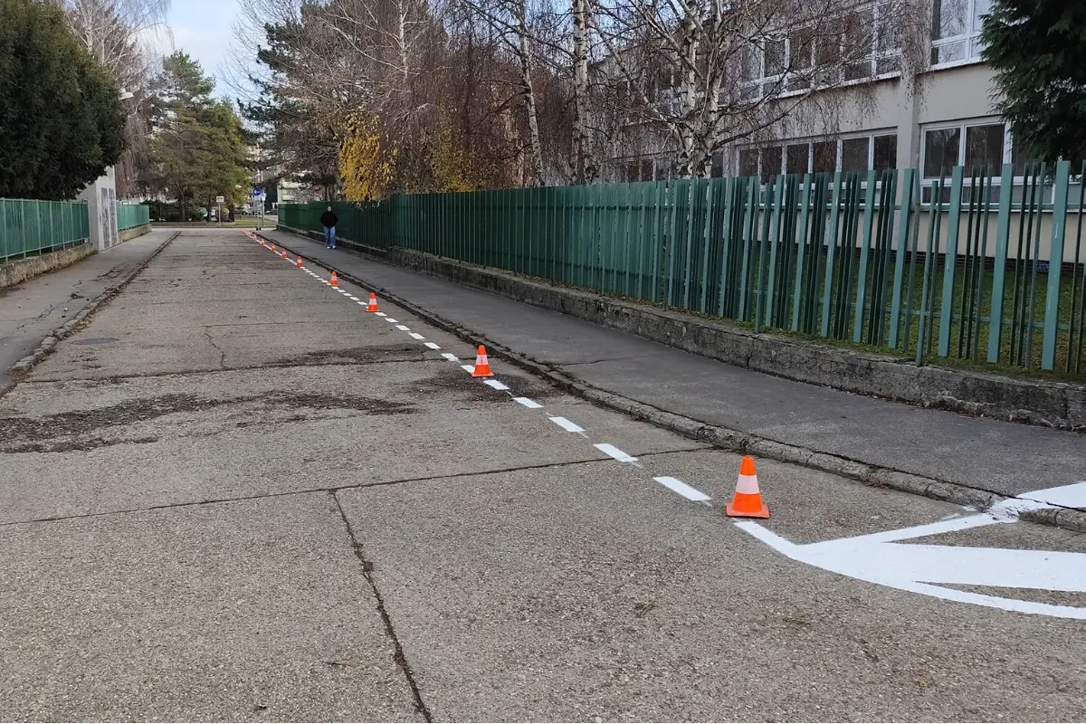 Foto: V Trnave pribudnú parkovacie miesta. Aké majú niektorí obyvatelia výhrady?