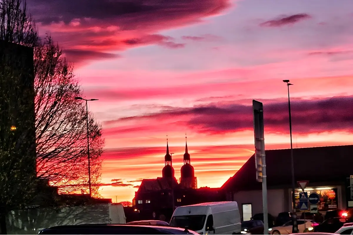 FOTO: Trnavčanovi sa podarilo zachytiť prekrásny západ slnka. Obyvatelia sú zo záberu unesení