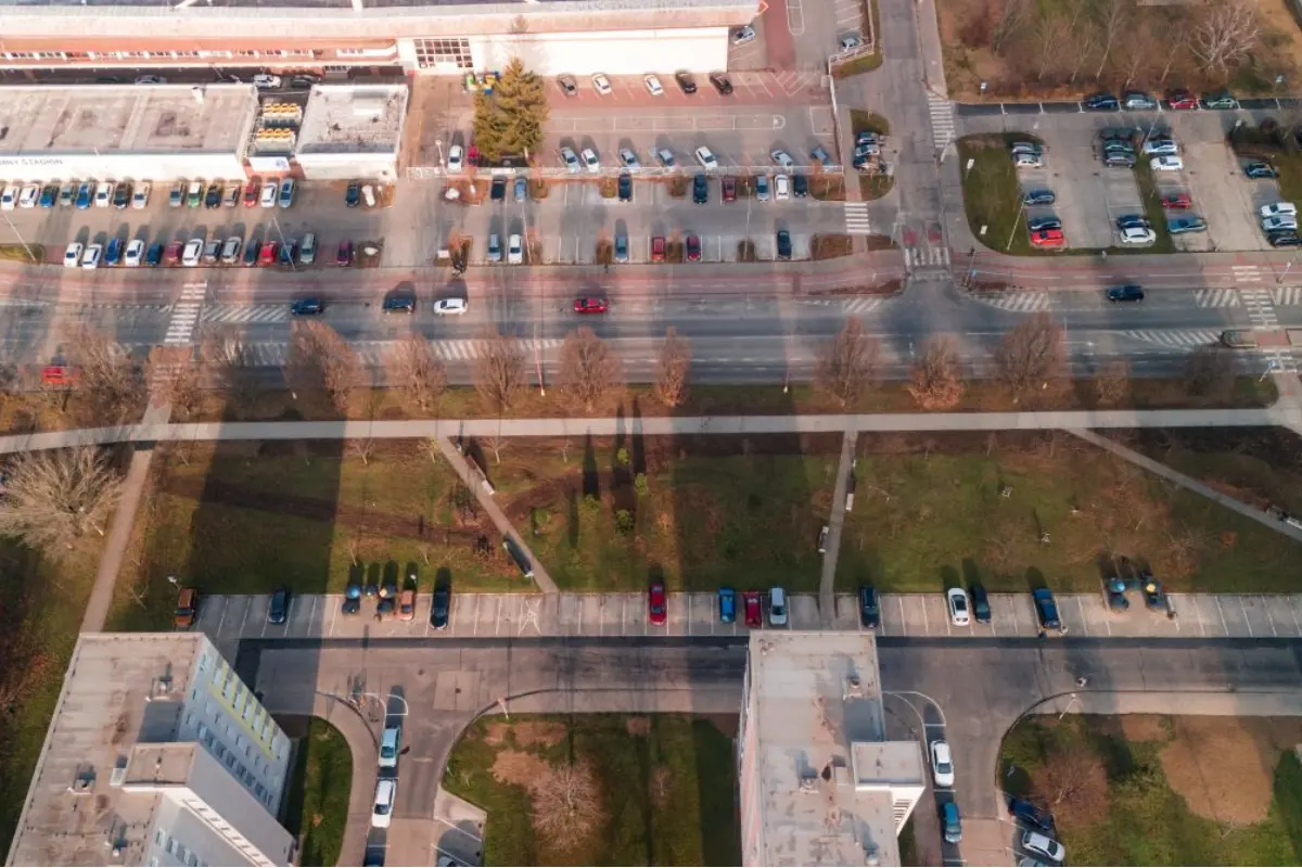 FOTO: V Trnave prebehla rekonštrukcia chodníkov, ciest a parkovísk. Kde všade zaparkujete na novom?