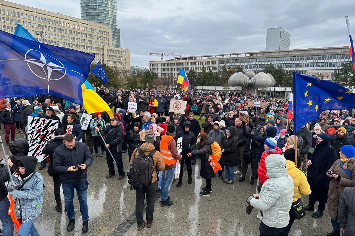 Foto: Protest proti kolaborácii s Ruskom v Trnave nebude. Za najbližším musíte cestovať desiatky kilometrov