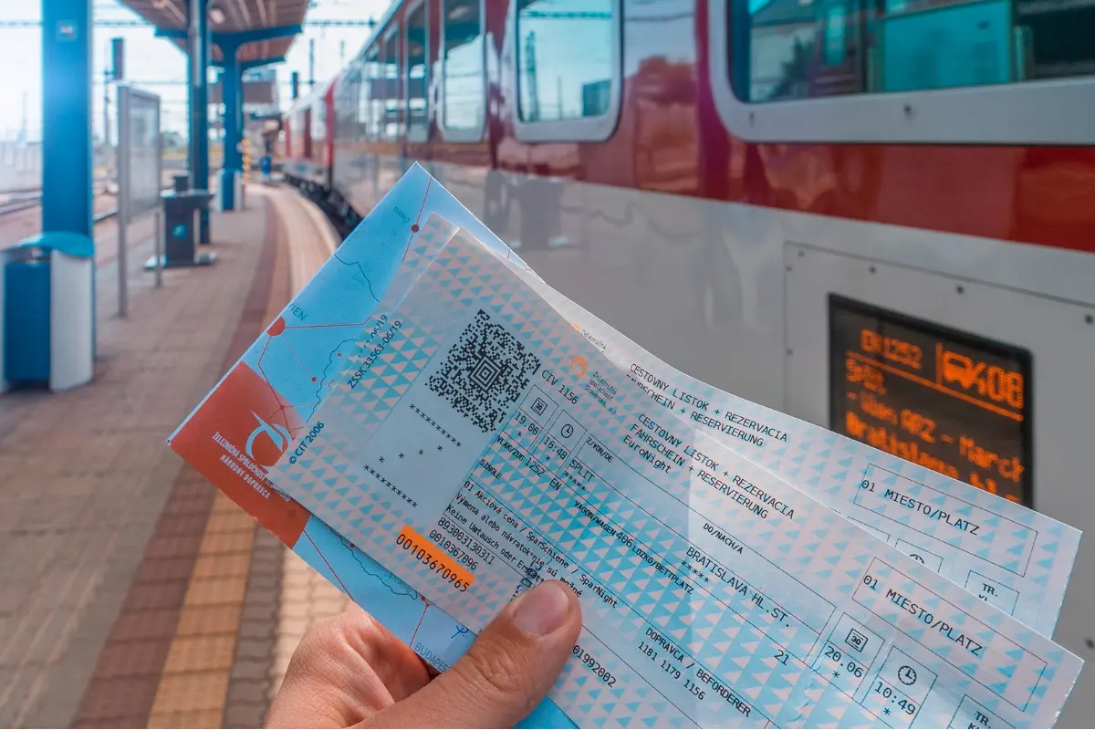 Foto: Cestovanie vlakom po Slovensku od januára zdražie kvôli vyššej DPH. Aké ceny nás čakajú?