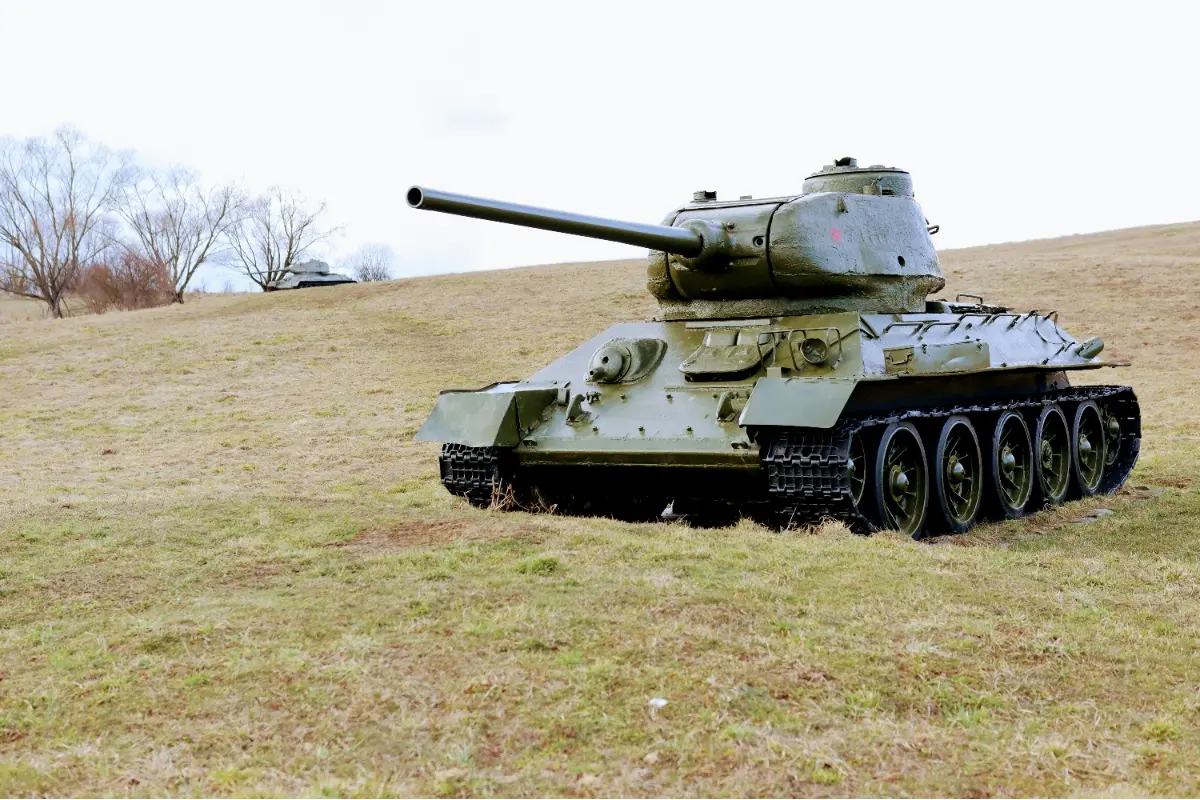 Foto: MIMORIADNE: Vo vojenskom ústave na Záhorí vybuchol tank. Dvaja ľudia sú zranení, minister obrany Kaliňák reaguje