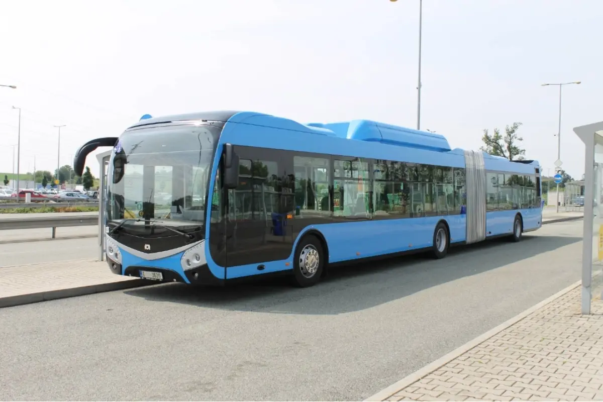 Foto: V Trnave v týchto dňoch premáva elektrobus. Ak ho zastihnete, môžete sa ním odviesť bezplatne