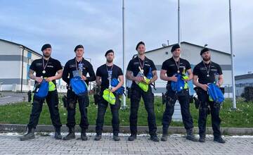 FOTO: Trnavskí policajti sa zúčastnili mimoriadneho cvičenia. V súťaži uspeli a získali prvé miesto