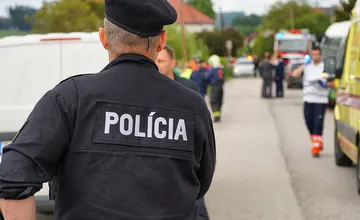 Policajti našli nezvestného 67-ročného muža v hodine dvanástej. Ležal na zemi v záhrade