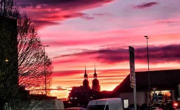 FOTO: Trnavčanovi sa podarilo zachytiť prekrásny západ slnka. Obyvatelia sú zo záberu unesení