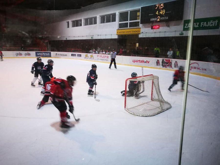 Trnavský župan a zástupca Taiwanu ocenili mladých hráčov na žiackom hokejovom turnaji, foto 4