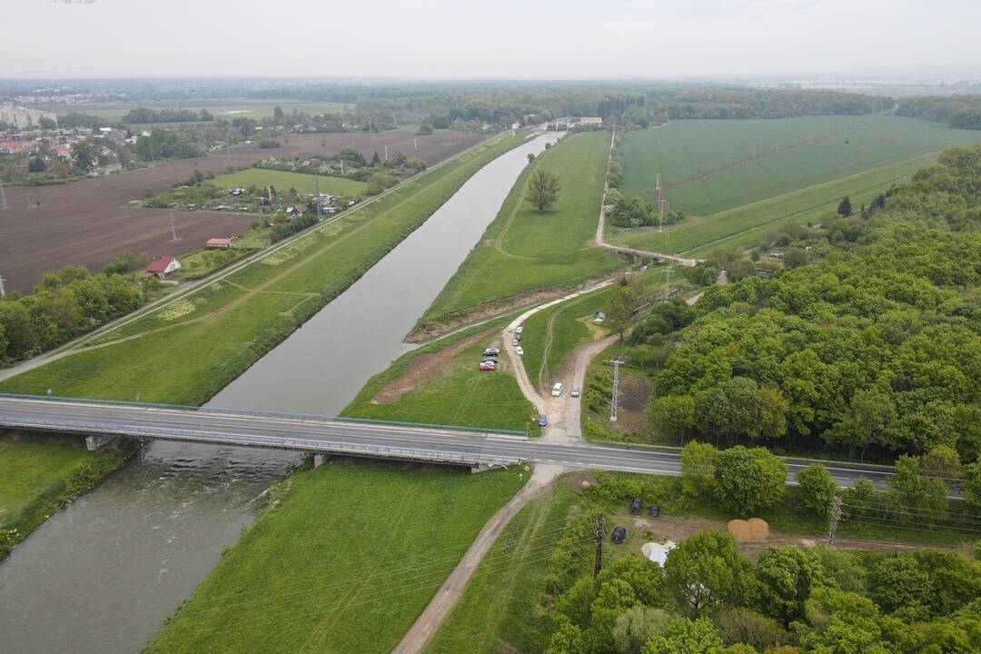 FOTO: Po nezvestnom Milanovi pátrali v povodí Moravy drony aj termokamera, foto 13