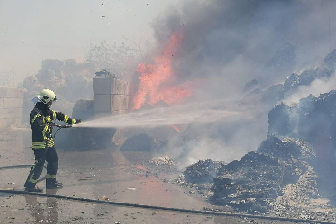 FOTO: Požiar recyklačného strediska, foto 3