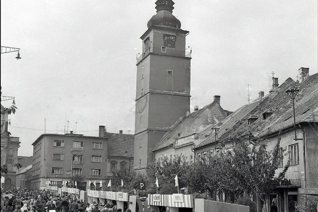 FOTO: Jarmok sa síce nekonal, no Trnavčania na neho stále s úsmevom spomínajú, foto 1