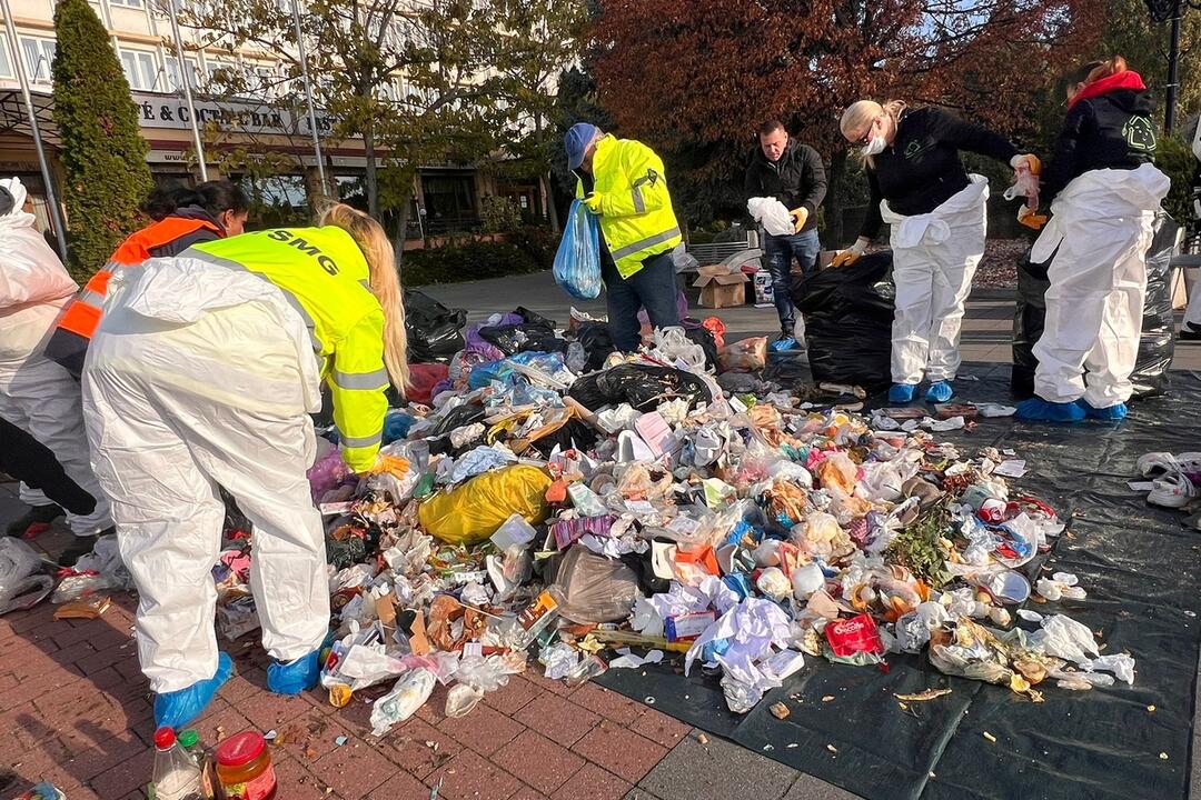 FOTO: V Galante sa uskutočnila verejná analýza. Čo končí v komunálnom odpade?, foto 8